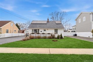 2552 Woodland Avenue, Wantagh, NY 11793