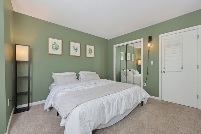 117 Tall Oaks Dr G, Weymouth, MA 02190