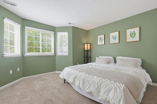 117 Tall Oaks Dr G, Weymouth, MA 02190