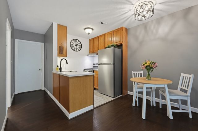 117 Tall Oaks Dr G, Weymouth, MA 02190