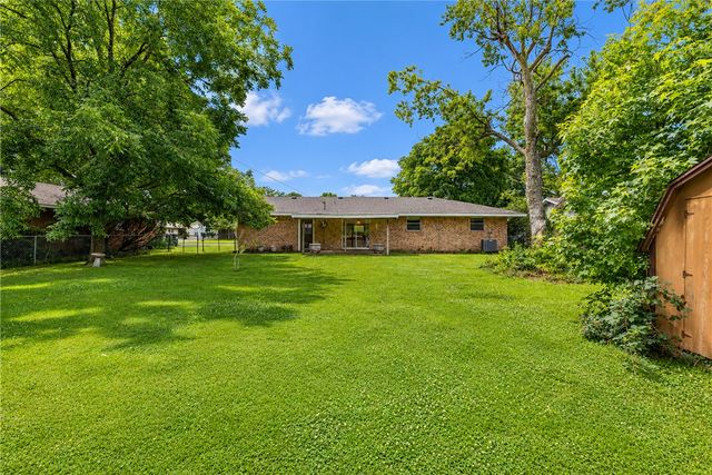 2100 Monticello Avenue, Springdale, AR 72762