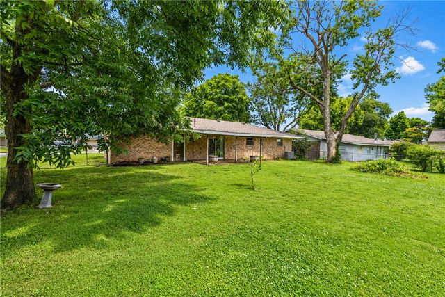 2100 Monticello Avenue, Springdale, AR 72762