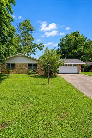 2100 Monticello Avenue, Springdale, AR 72762