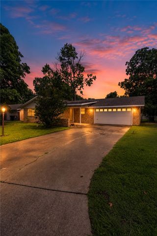 2100 Monticello Avenue, Springdale, AR 72762