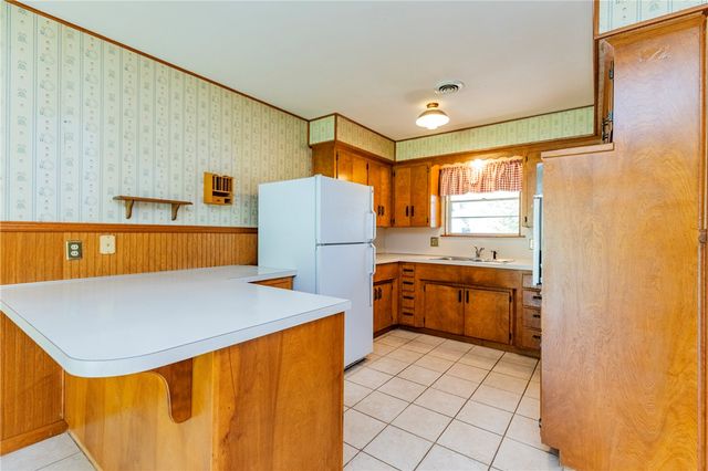 2100 Monticello Avenue, Springdale, AR 72762