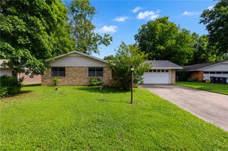 2100 Monticello Avenue, Springdale, AR 72762