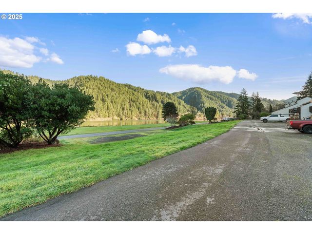 43605 STATE HIGHWAY 38 17, Reedsport, OR 97467