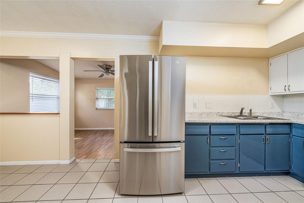 Image 2 of property listing at 3214 KATHLEEN DRIVE, Orlando, FL 32810