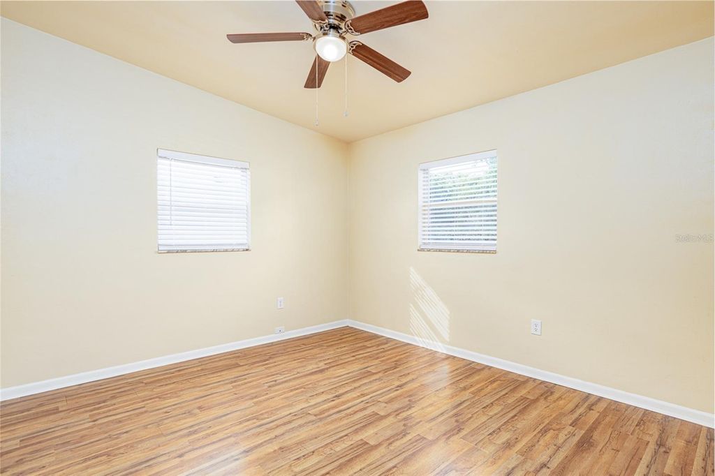 Image 11 of property listing at 3214 KATHLEEN DRIVE, Orlando, FL 32810