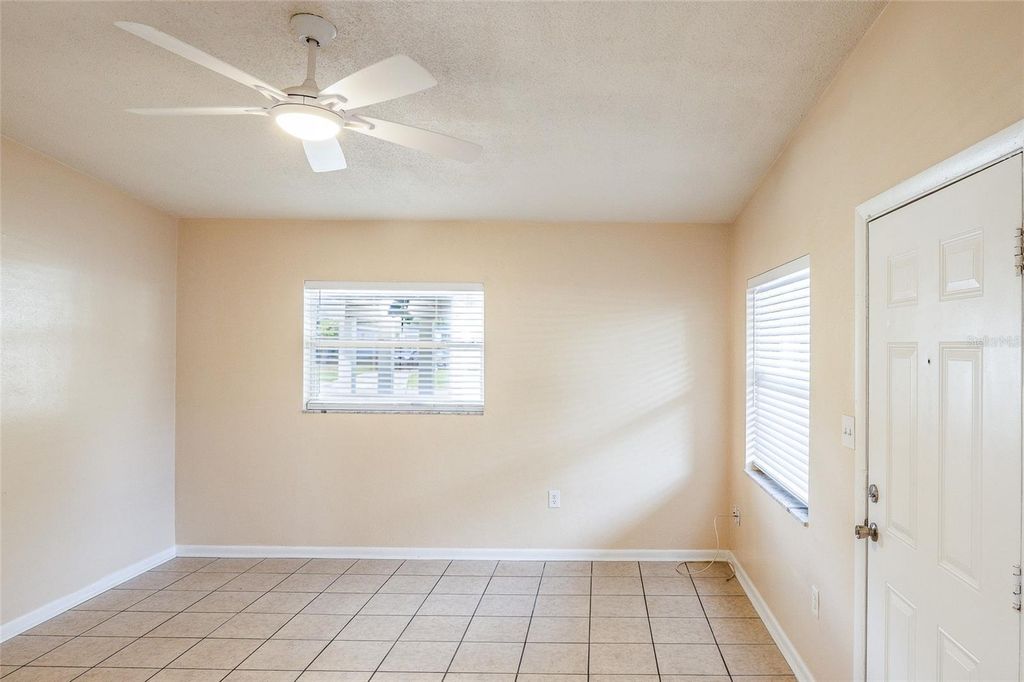 Image 7 of property listing at 3214 KATHLEEN DRIVE, Orlando, FL 32810