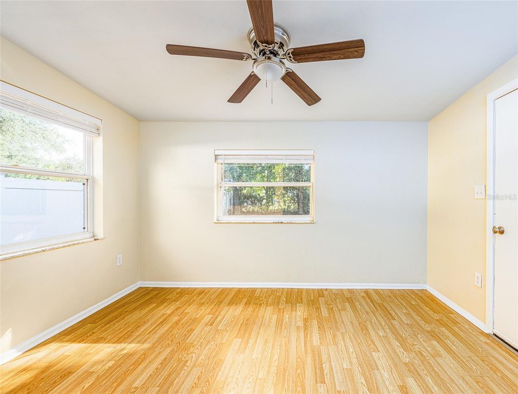 Image 8 of property listing at 3214 KATHLEEN DRIVE, Orlando, FL 32810