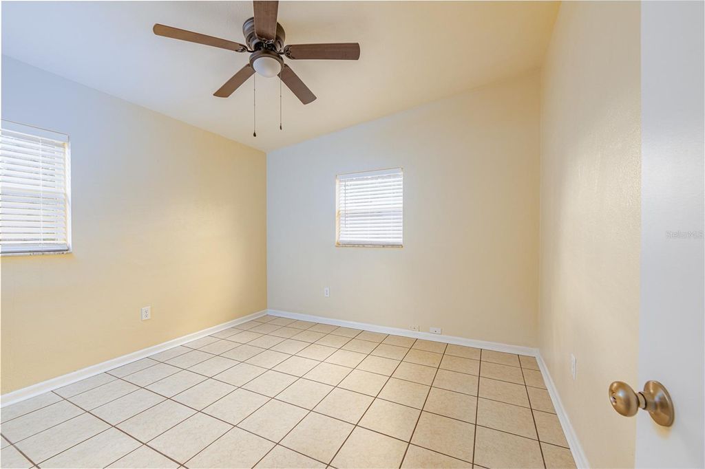 Image 9 of property listing at 3214 KATHLEEN DRIVE, Orlando, FL 32810