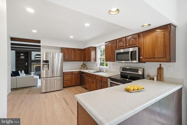 1015 SAMPLERS WAY, Potomac, MD 20854