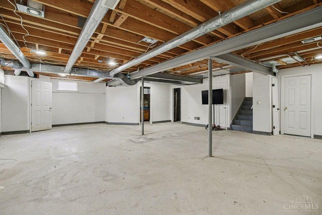 8272 Eagle Ridge Drive, West Chester, OH 45069