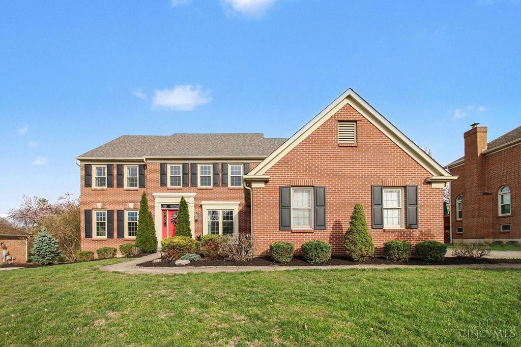 8272 Eagle Ridge Drive, West Chester, OH 45069