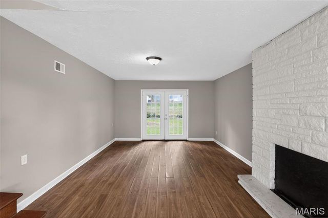 6814 Frostview Lane, St Louis, MO 63134