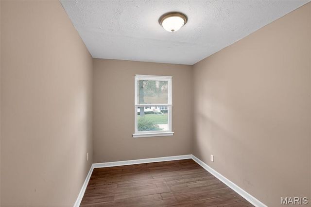 6814 Frostview Lane, St Louis, MO 63134