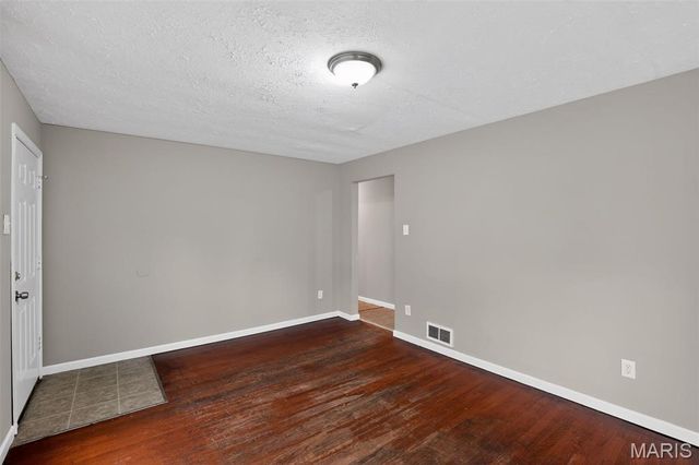 6814 Frostview Lane, St Louis, MO 63134
