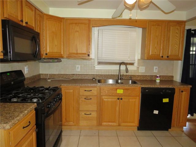 65 Fernwood St, South Strabane, PA 15301