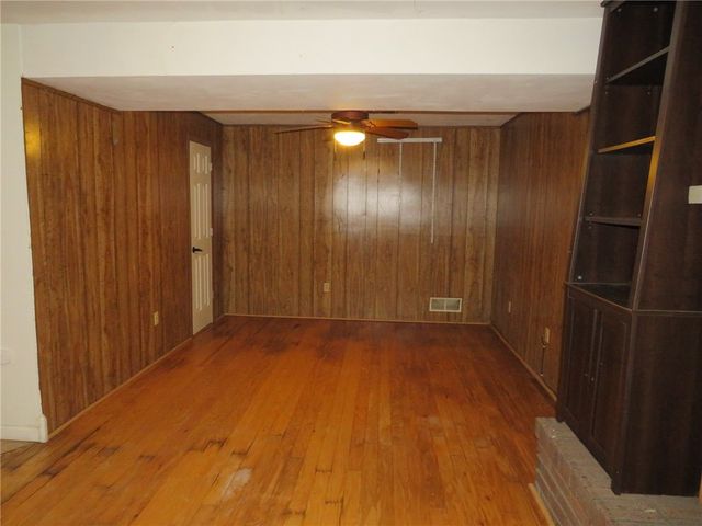 65 Fernwood St, South Strabane, PA 15301