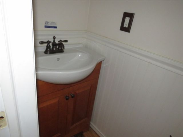 65 Fernwood St, South Strabane, PA 15301