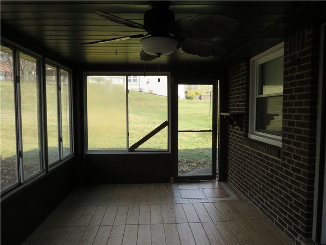 65 Fernwood St, South Strabane, PA 15301