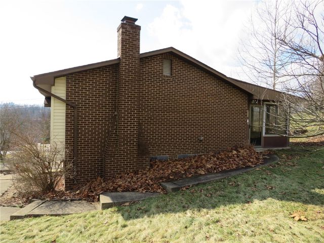 65 Fernwood St, South Strabane, PA 15301