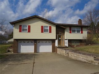 65 Fernwood St, South Strabane, PA 15301