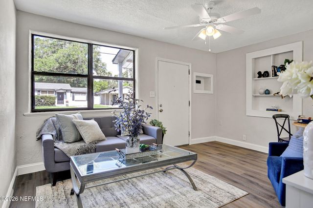 2425 HOLMES Street, Jacksonville, FL 32207