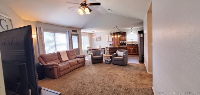 5310 Redbud Drive, Sand Springs, OK 74063