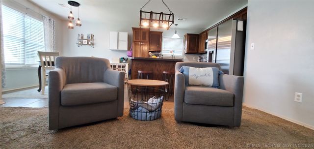 5310 Redbud Drive, Sand Springs, OK 74063