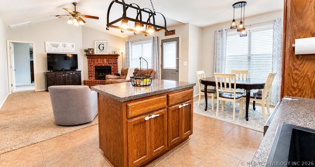 5310 Redbud Drive, Sand Springs, OK 74063