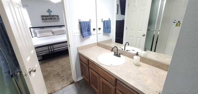 5310 Redbud Drive, Sand Springs, OK 74063