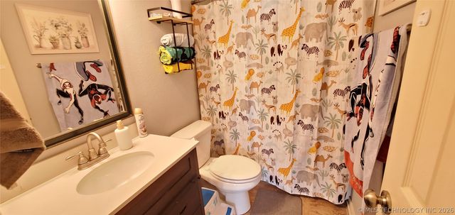 5310 Redbud Drive, Sand Springs, OK 74063