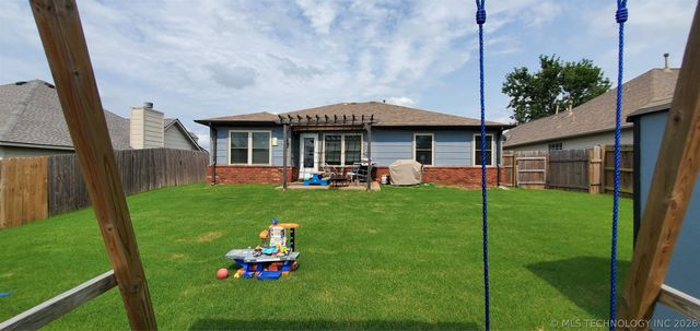 5310 Redbud Drive, Sand Springs, OK 74063