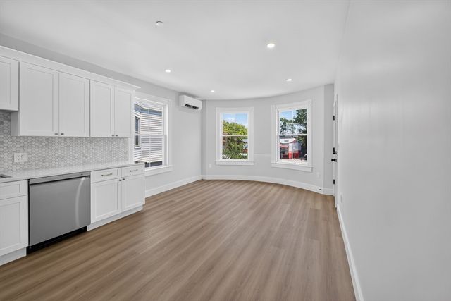 533 Washington Street 4, Boston, MA 02124