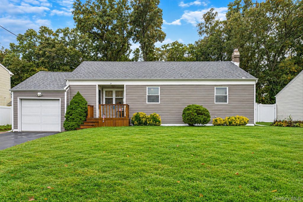24 Chapel Place, North Babylon, NY 11703 — exterior