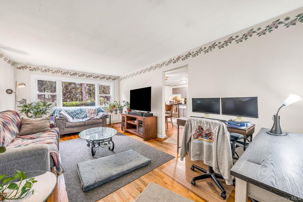 24 Chapel Place, North Babylon, NY 11703 — photo 4