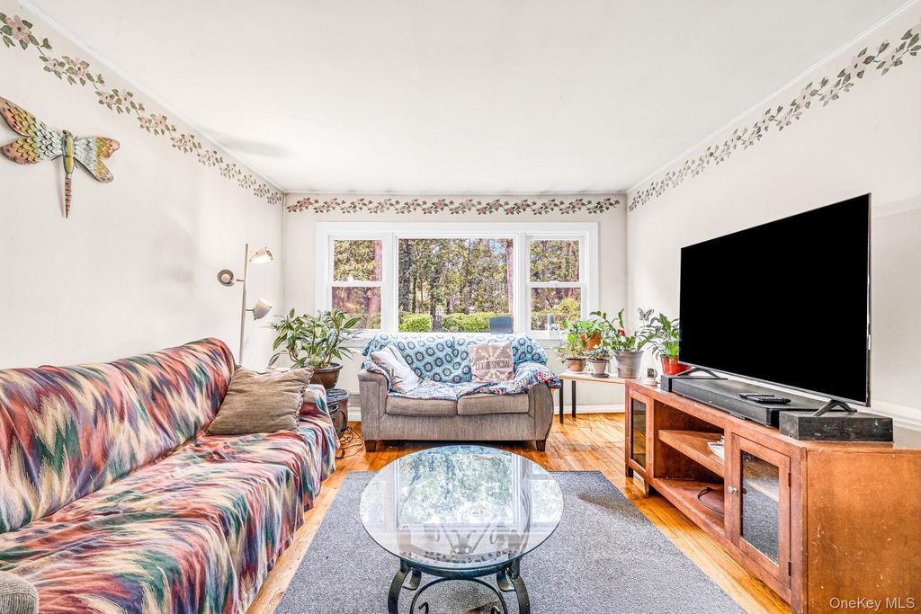24 Chapel Place, North Babylon, NY 11703 — photo 5