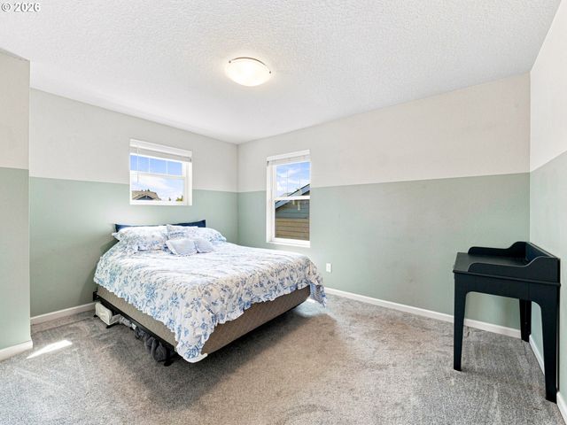 1947 N KNOTT Ct, Canby, OR 97013