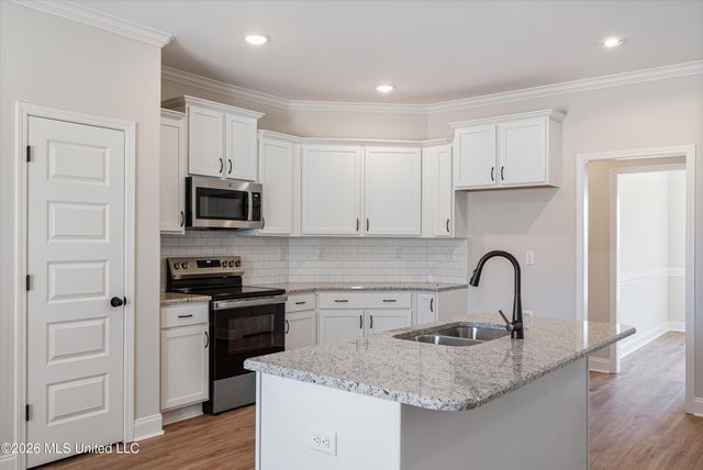 821 Hazelwood Drive, Lake Cormorant, MS 38641