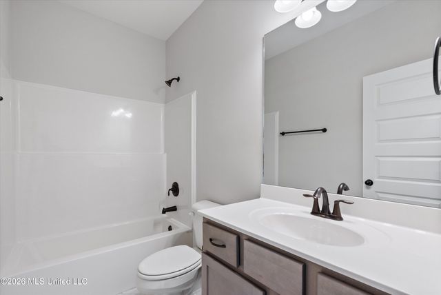 821 Hazelwood Drive, Lake Cormorant, MS 38641