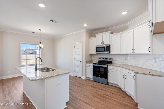 821 Hazelwood Drive, Lake Cormorant, MS 38641