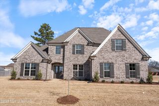 821 Hazelwood Drive, Lake Cormorant, MS 38641