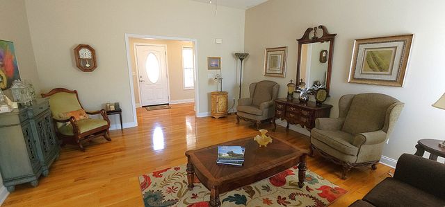 215 Woodson Dr, Tullahoma, TN 37388