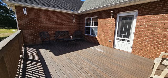 215 Woodson Dr, Tullahoma, TN 37388