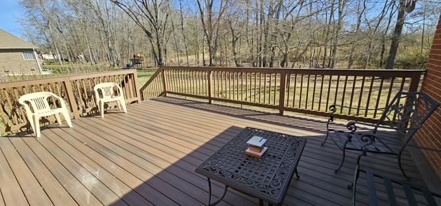 215 Woodson Dr, Tullahoma, TN 37388