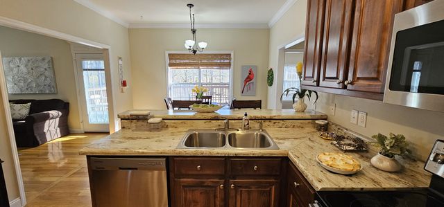 215 Woodson Dr, Tullahoma, TN 37388