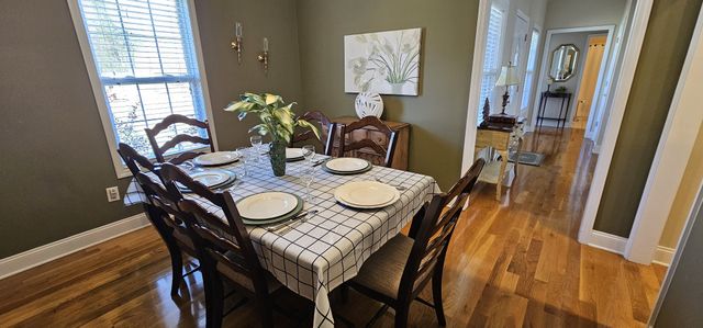 215 Woodson Dr, Tullahoma, TN 37388