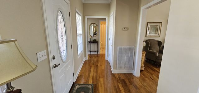 215 Woodson Dr, Tullahoma, TN 37388